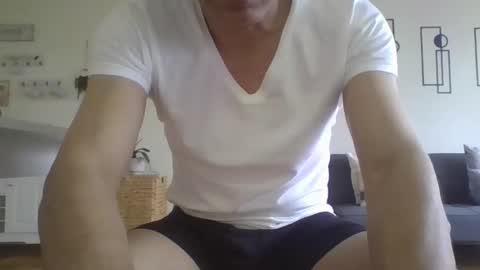 Snapshot of juanearth1 chatting on 05-20-26, 11:00 juanearth1 online show from 05-20-26, 11:00