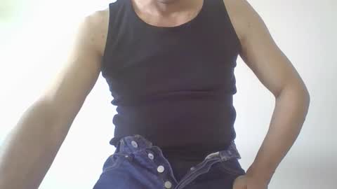 Snapshot of juanearth1 chatting on 05-26-26, 09:33 juanearth1 online show from 05-26-26, 09:33