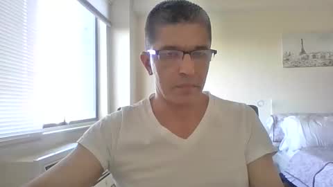 Snapshot of juanearth1 chatting on 06-08-26, 10:43 juanearth1 online show from 06-08-26, 10:43