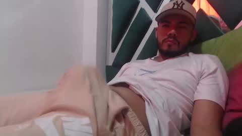 juanfe_style online show from 10-15-25, 04:29