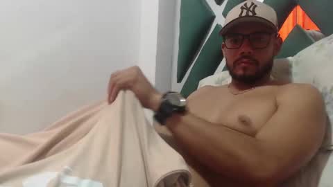 juanfe_style online show from 11-25-25, 08:20