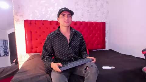 Snapshot of juanga_briel chatting on 06-24-26, 12:48 JUAN GABRIEL online show from 06-24-26, 12:48