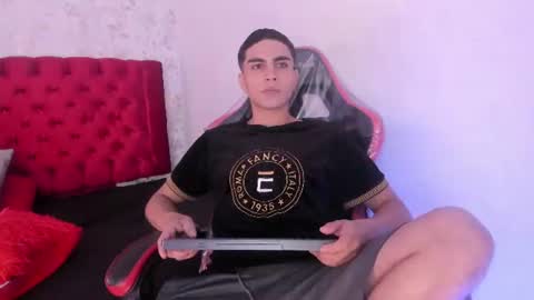 Snapshot of juanga_briel chatting on 07-12-26, 12:18 JUAN GABRIEL online show from 07-12-26, 12:18