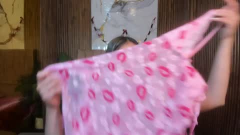 JUANITA online show from 04-05-26, 11:40