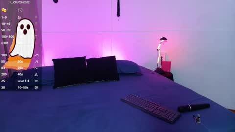 Blue online show from 10-30-25, 04:08