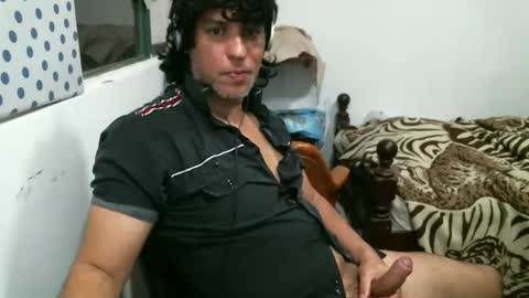Snapshot of juanito2727 chatting on 12-03-24, 03:30 amor online show from 12-03-24, 03:30