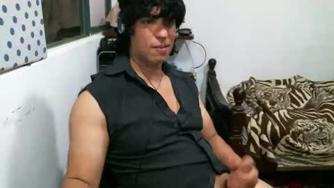 Snapshot of juanito2727 chatting on 12-15-24, 03:24 amor online show from 12-15-24, 03:24