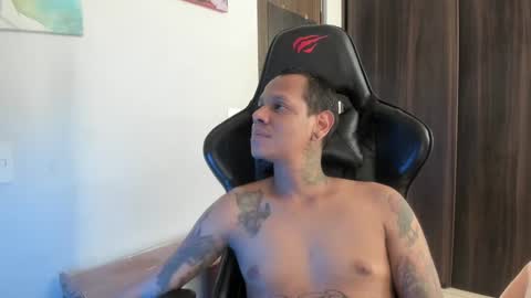 Snapshot of juanpt69 chatting on 12-25-24, 02:56 juanpt69 online show from 12-25-24, 02:56