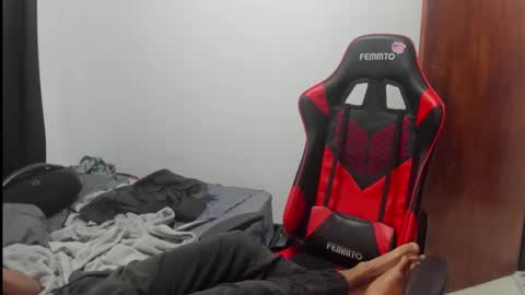 Snapshot of juansw66 chatting on 01-09-26, 02:36 juansw66 online show from 01-09-26, 02:36