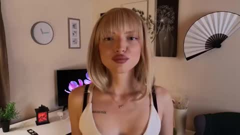 Snapshot of judith_belly chatting on 11-05-25, 11:21 Eva online show from 11-05-25, 11:21