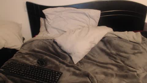 Snapshot of juguetes chatting on 12-22-24, 06:06 Juan Alcal online show from 12-22-24, 06:06