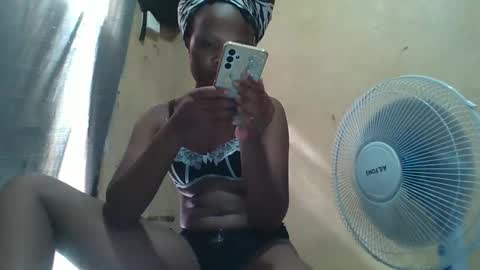 juice_petite3 online show from 01-27-25, 12:48