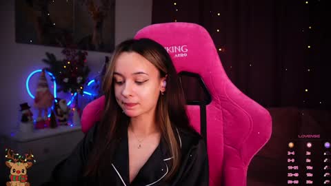 Snapshot of juicy___angel chatting on 01-16-25, 10:44 Angelina online show from 01-16-25, 10:44