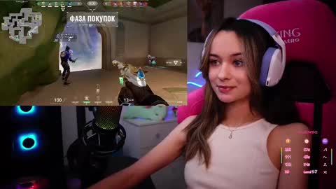 Snapshot of juicy___angel chatting on 02-13-25, 08:24 Angelina online show from 02-13-25, 08:24