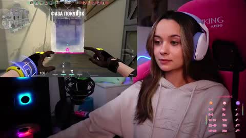 Snapshot of juicy___angel chatting on 02-14-25, 11:20 Angelina online show from 02-14-25, 11:20