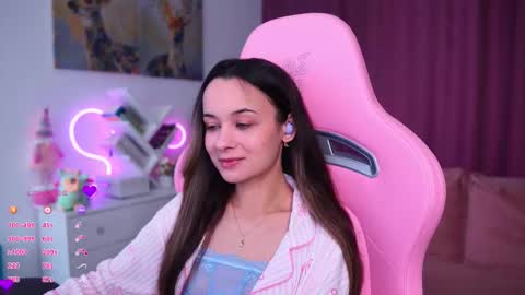 Snapshot of juicy___angel chatting on 10-09-25, 09:51 Angelina online show from 10-09-25, 09:51