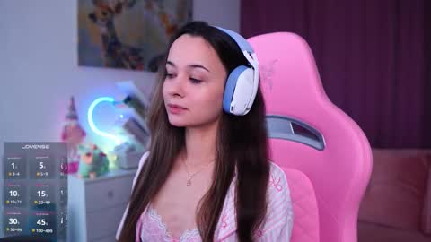 Angelina online show from 11-19-25, 11:21