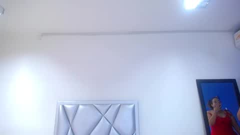 juicy_bignipples18 online show from 01-17-25, 07:49