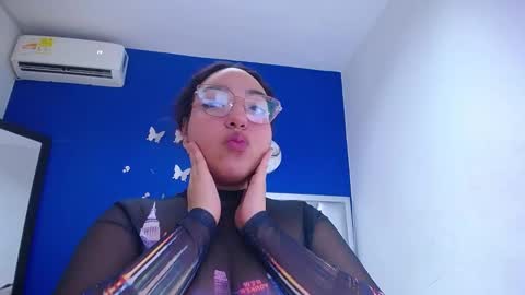 juicy_bignipples18 online show from 01-24-25, 06:35