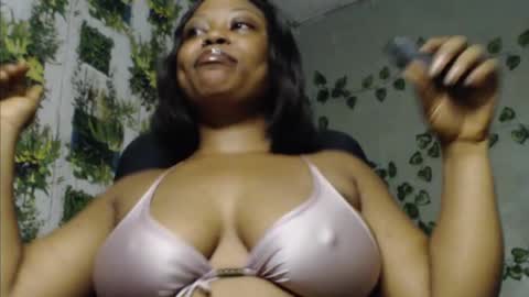 Snapshot of juicy_gold22 chatting on 01-03-25, 01:14 Mariagold online show from 01-03-25, 01:14