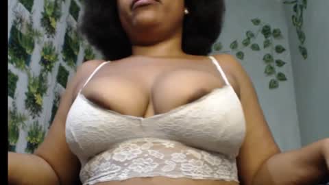 Snapshot of juicy_gold22 chatting on 03-04-25, 07:32 Mariagold online show from 03-04-25, 07:32
