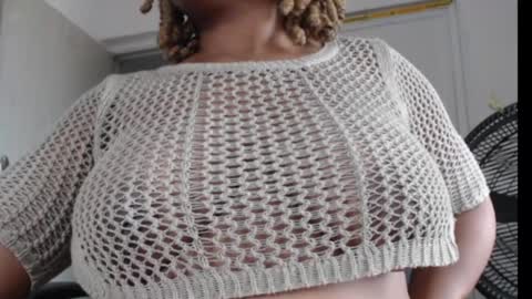 Snapshot of juicy_gold22 chatting on 05-25-26, 02:34 Mariagold online show from 05-25-26, 02:34