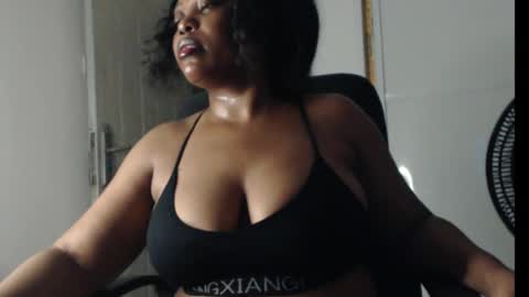 Snapshot of juicy_gold22 chatting on 06-03-26, 06:02 Mariagold online show from 06-03-26, 06:02