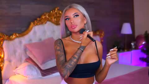 Snapshot of juicy_jessye chatting on 07-17-26, 08:46 Jessye online show from 07-17-26, 08:46