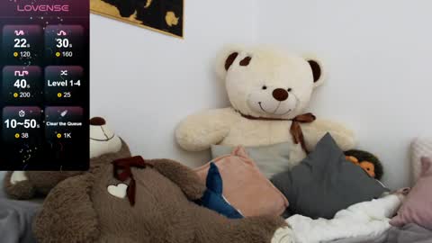 laura online show from 12-19-24, 04:13