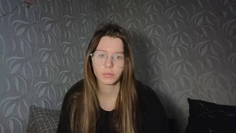 laura online show from 11-23-25, 08:25