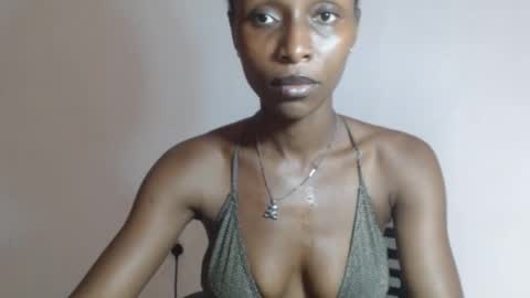 Snapshot of juicy_pinkpussy564197 chatting on 03-10-26, 01:05 olivia online show from 03-10-26, 01:05