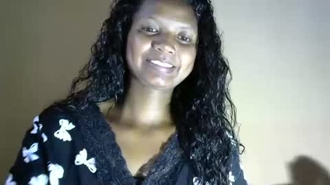 Snapshot of juicy_pretty chatting on 02-15-25, 11:17 stellah online show from 02-15-25, 11:17