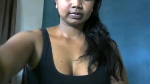 Snapshot of juicy_pretty chatting on 09-13-25, 10:37 stellah online show from 09-13-25, 10:37