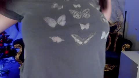 Snapshot of juicyberryy chatting on 01-03-25, 04:06 Milana online show from 01-03-25, 04:06