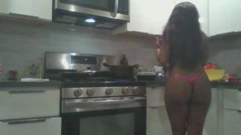 JuicyExotic online show from 11-21-25, 09:52