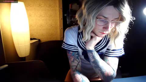 Snapshot of juleea_doll chatting on 12-16-25, 06:13 Julia online show from 12-16-25, 06:13