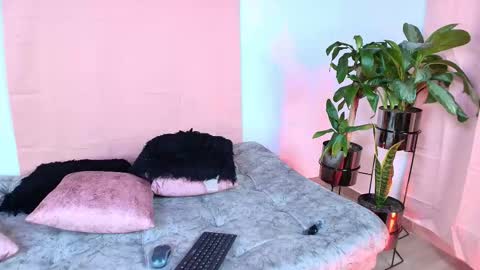 Jules and Gia online show from 09-30-25, 09:58