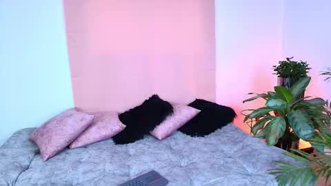 Jules and Gia online show from 11-01-25, 05:04