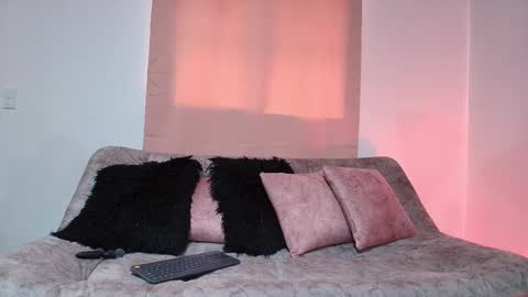 Jules and Gia online show from 11-20-25, 05:34