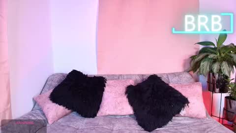 Jules and Gia online show from 02-15-26, 04:36