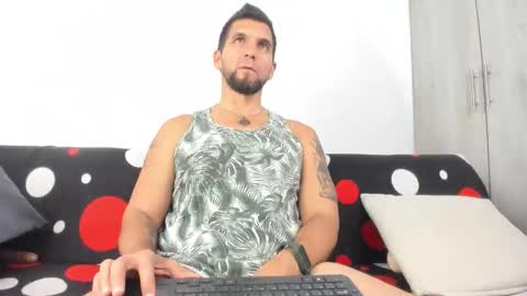 juleslake2 online show from 12-02-25, 02:17