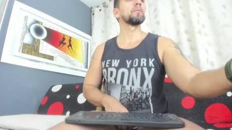 juleslake2 online show from 04-24-26, 12:07