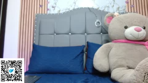 Snapshot of juleslombana chatting on 05-05-26, 02:36 juleslombana online show from 05-05-26, 02:36