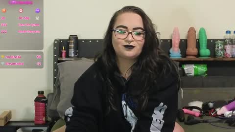 Snapshot of julesssnextdoor chatting on 03-29-26, 08:03 Julesss online show from 03-29-26, 08:03