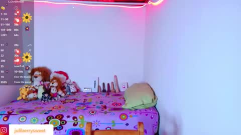 Juliana online show from 11-28-25, 12:02