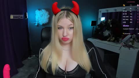 juli kisss online show from 01-14-25, 10:34