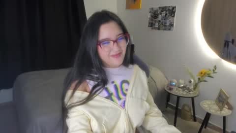 juli_santos_22 online show from 03-17-26, 04:28