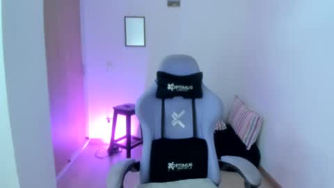 Snapshot of juli_santos_22 chatting on 06-30-26, 02:29 juli_santos_22 online show from 06-30-26, 02:29