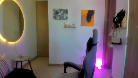 Snapshot of juli_santos_22 chatting on 07-06-26, 12:57 juli_santos_22 online show from 07-06-26, 12:57