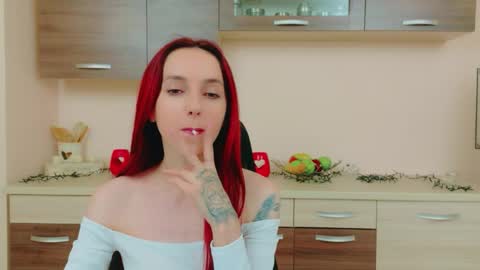 JuliaJae online show from 05-22-26, 06:42